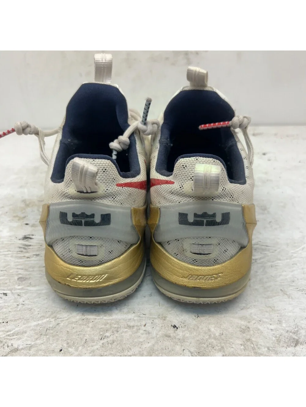 Nike Men's LeBron XIII Low-Cut Basketball Sneakers 831925-164 Olympic Size 9.5M